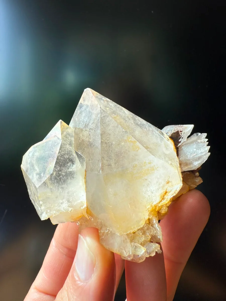 Limonite crystal with calcite - Image 12