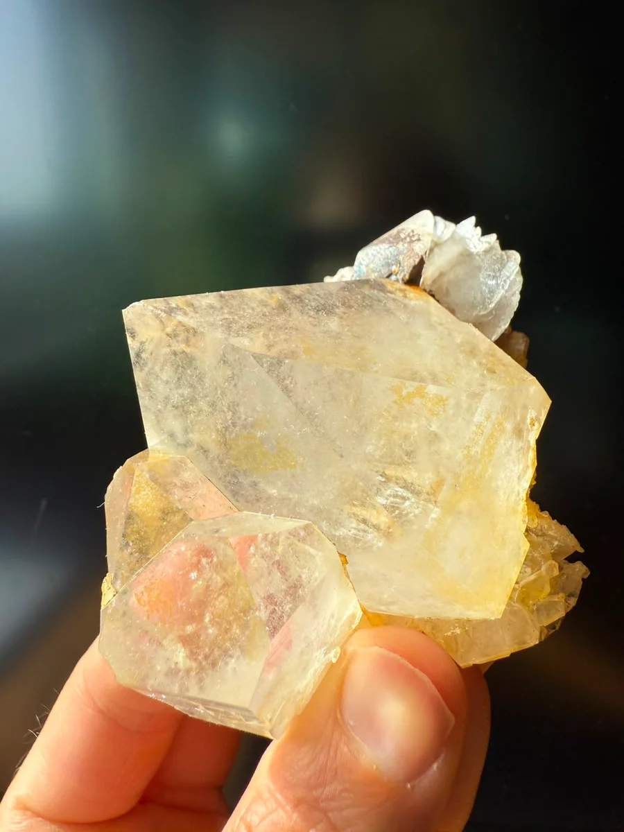 Limonite crystal with calcite - Image 3