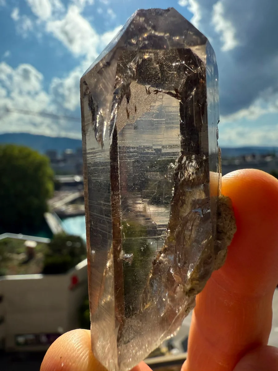 Smoky quartz point